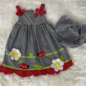 2 pieces Dress for girl. Size 18 months.